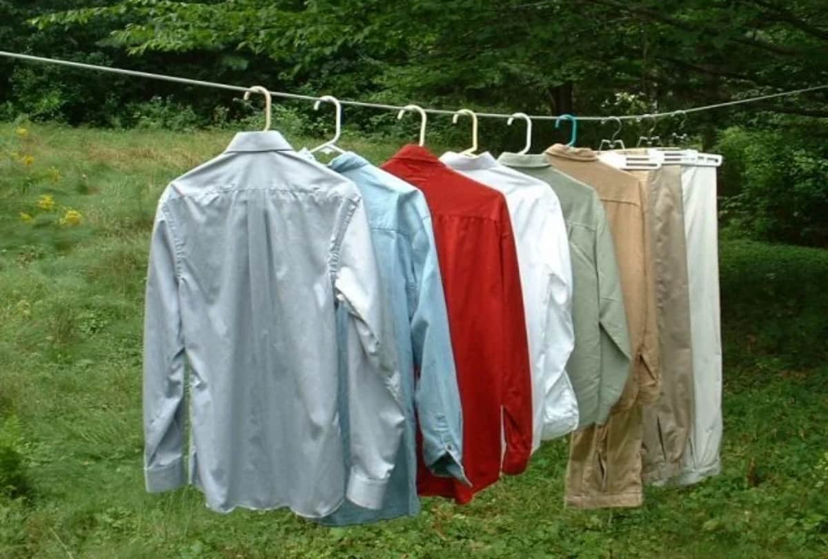diy hacks to get rid of wrinkles from clothes without iron