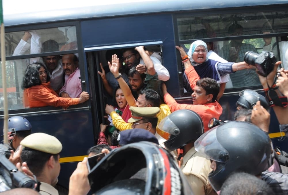 Congress activists protest in Lucknow in Unnao Rape case.