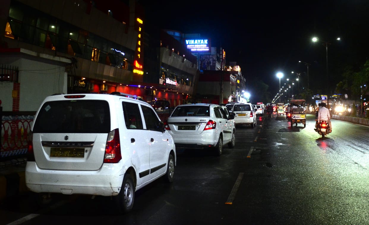 High court torture is not affected, vehicles parked at Prayagraj