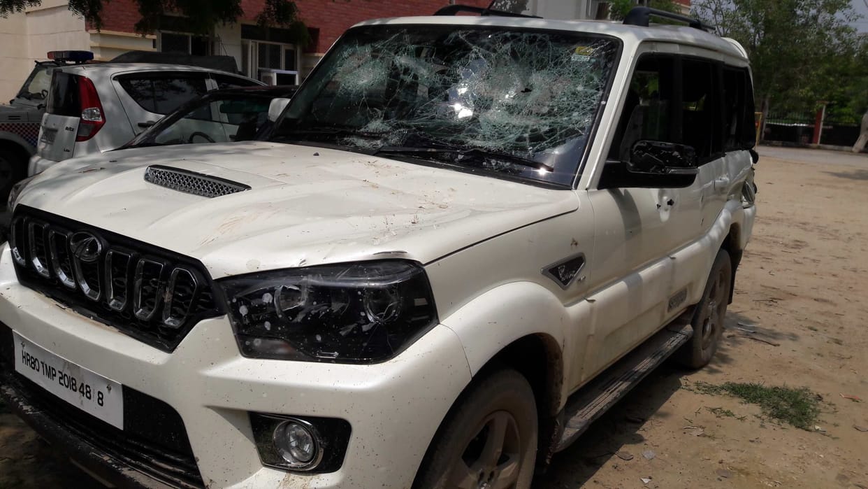 shiv devotees truck collided by car protes