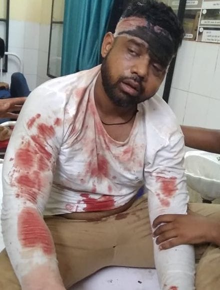 four persons are enjured after the collision of two bikes