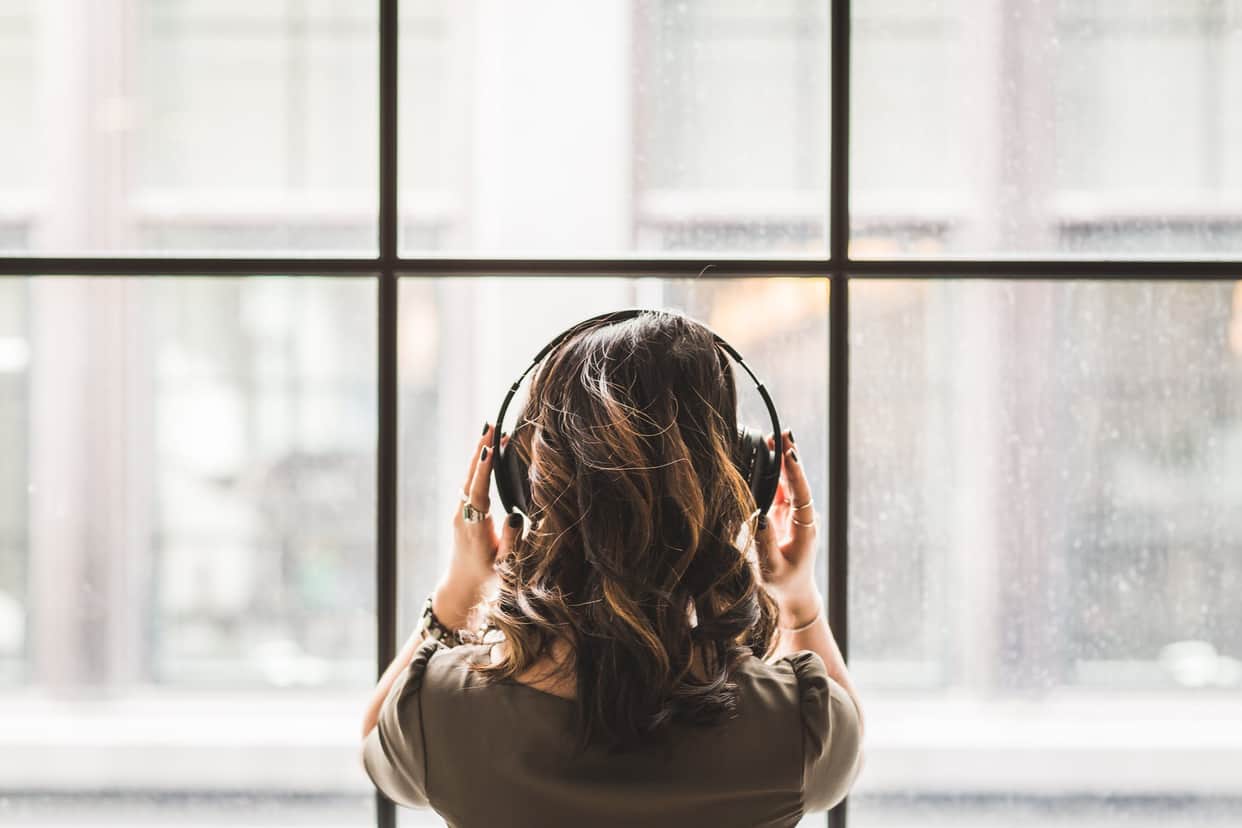 use of headphones and earphones are dangerous for your health