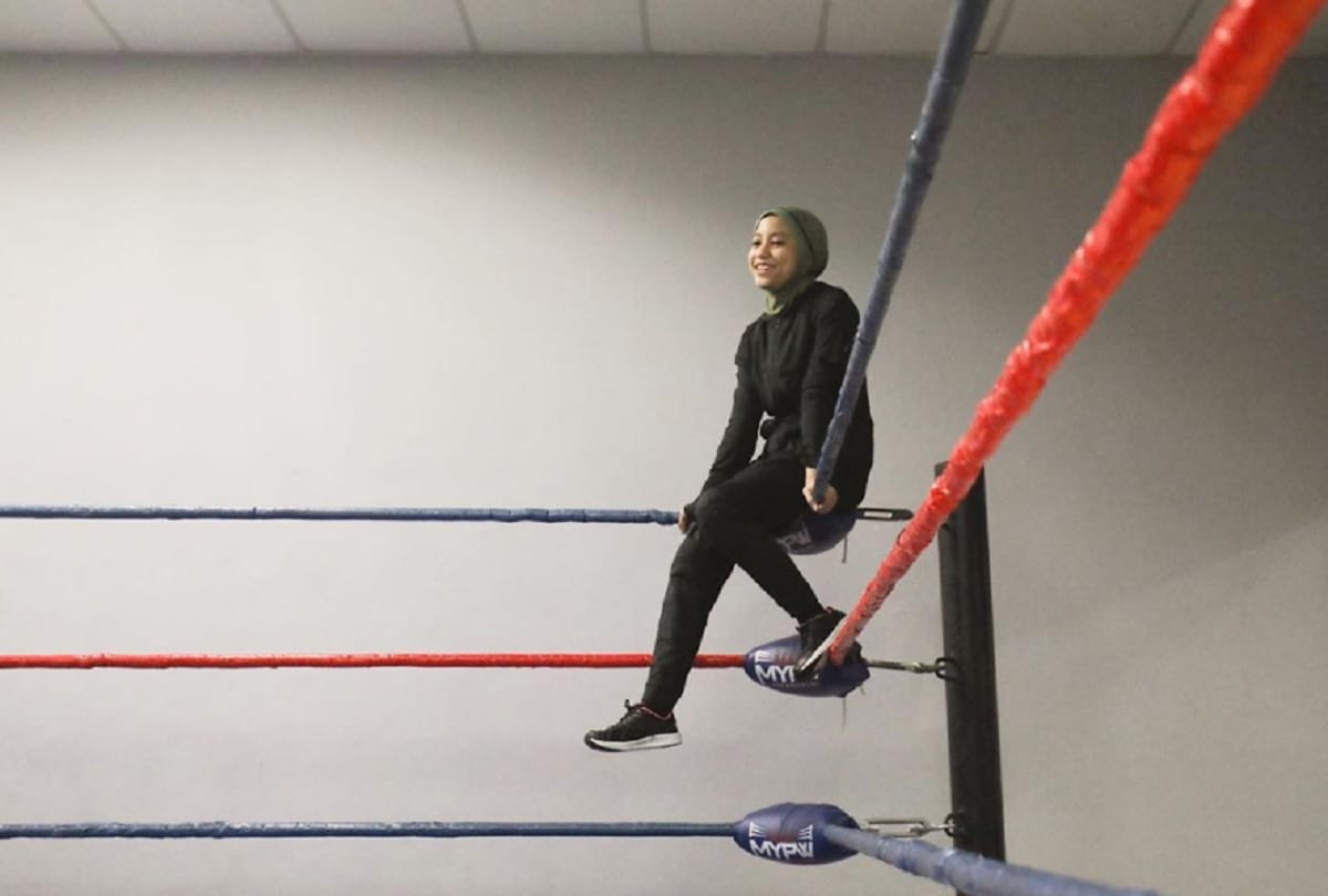 Malaysia first hijabi pro wrestler Nor Diana who fight with mens and womens too