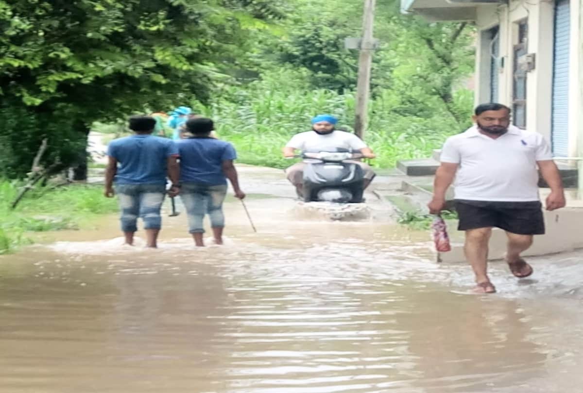 flood and landslide due to heavy rainfall in himachal pradesh