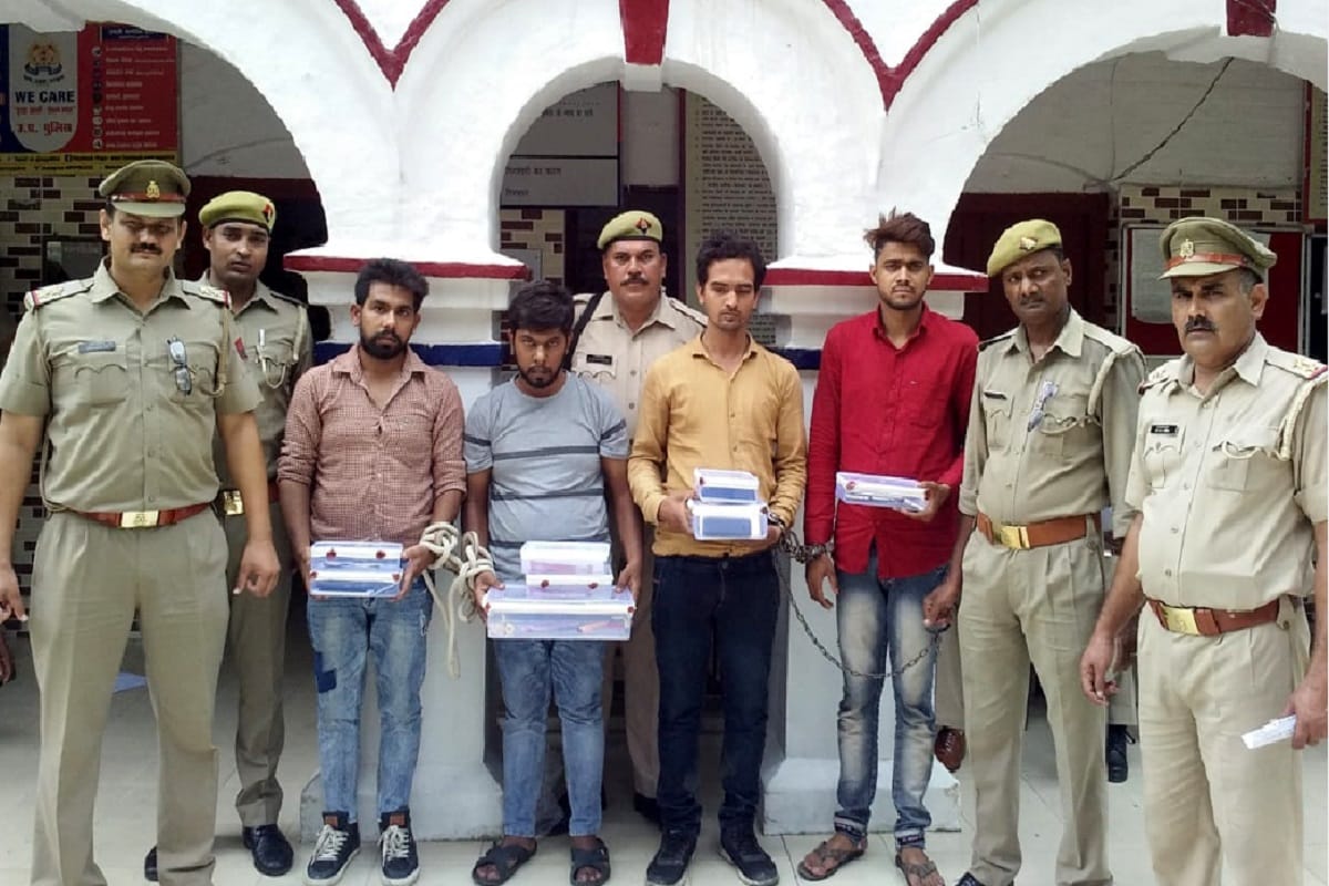 Four arrested for changing mobile IME, smart phones and lakhs of fake currency recovered