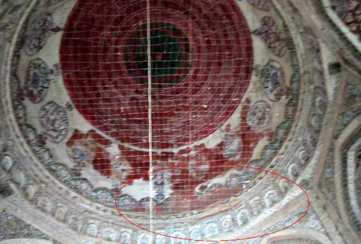 Stones falling from the dome of Shahi Jama Masjid World heritage monument Fatehpur Sikri