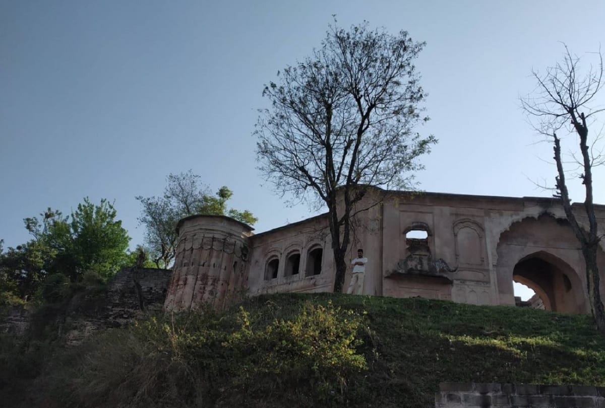 know about mysterious sujanpur fort hidden treasures