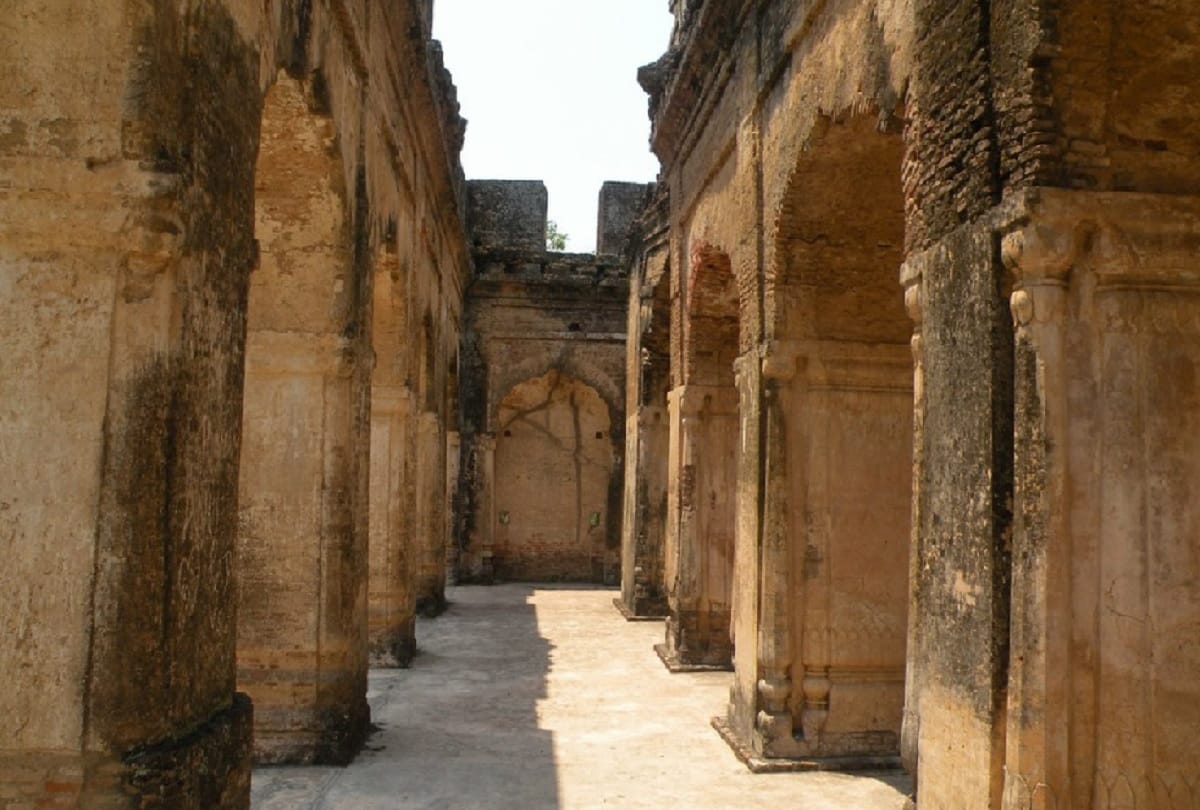 know about mysterious sujanpur fort hidden treasures