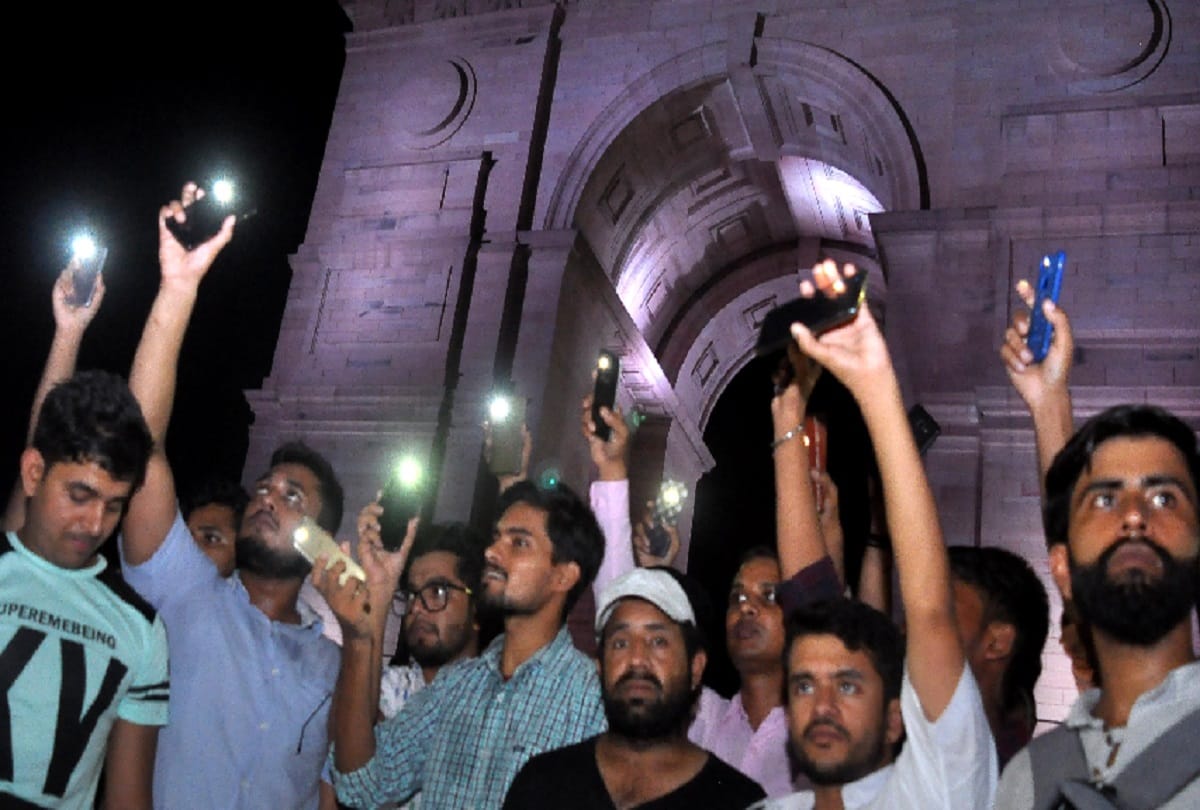 torch march on India gate for justice to unnao victim