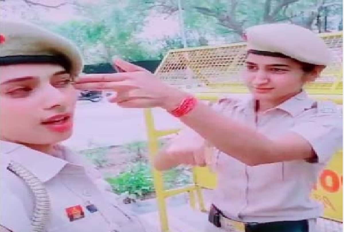 two lady constable of delhi police dance on tiktok video viral