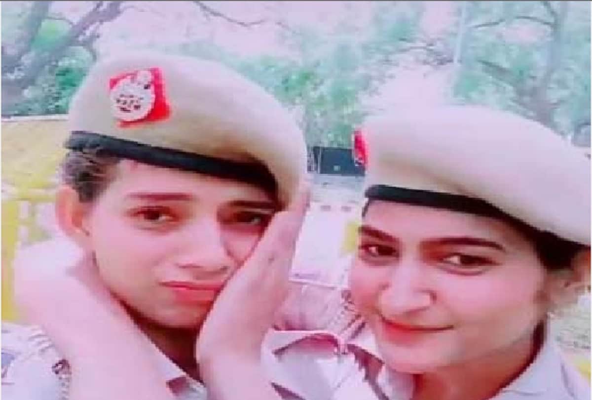 two lady constable of delhi police dance on tiktok video viral