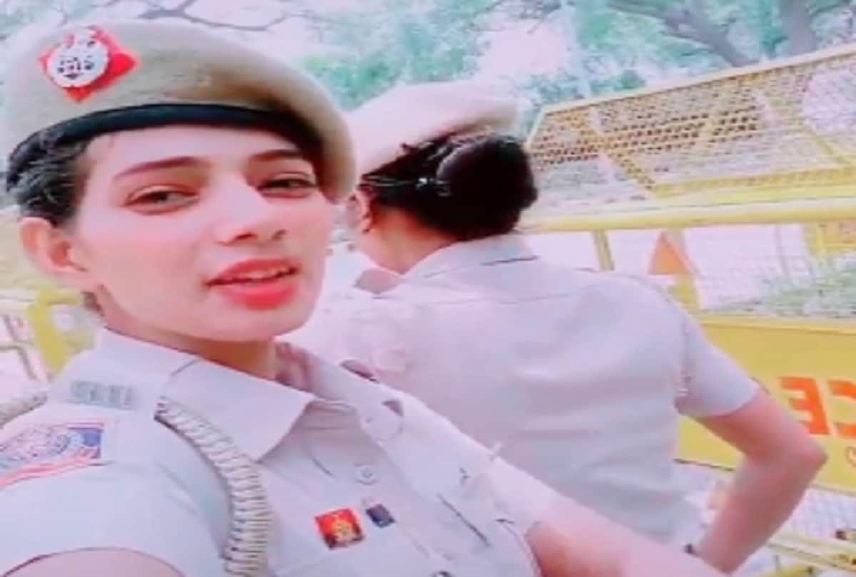 two lady constable of delhi police dance on tiktok video viral