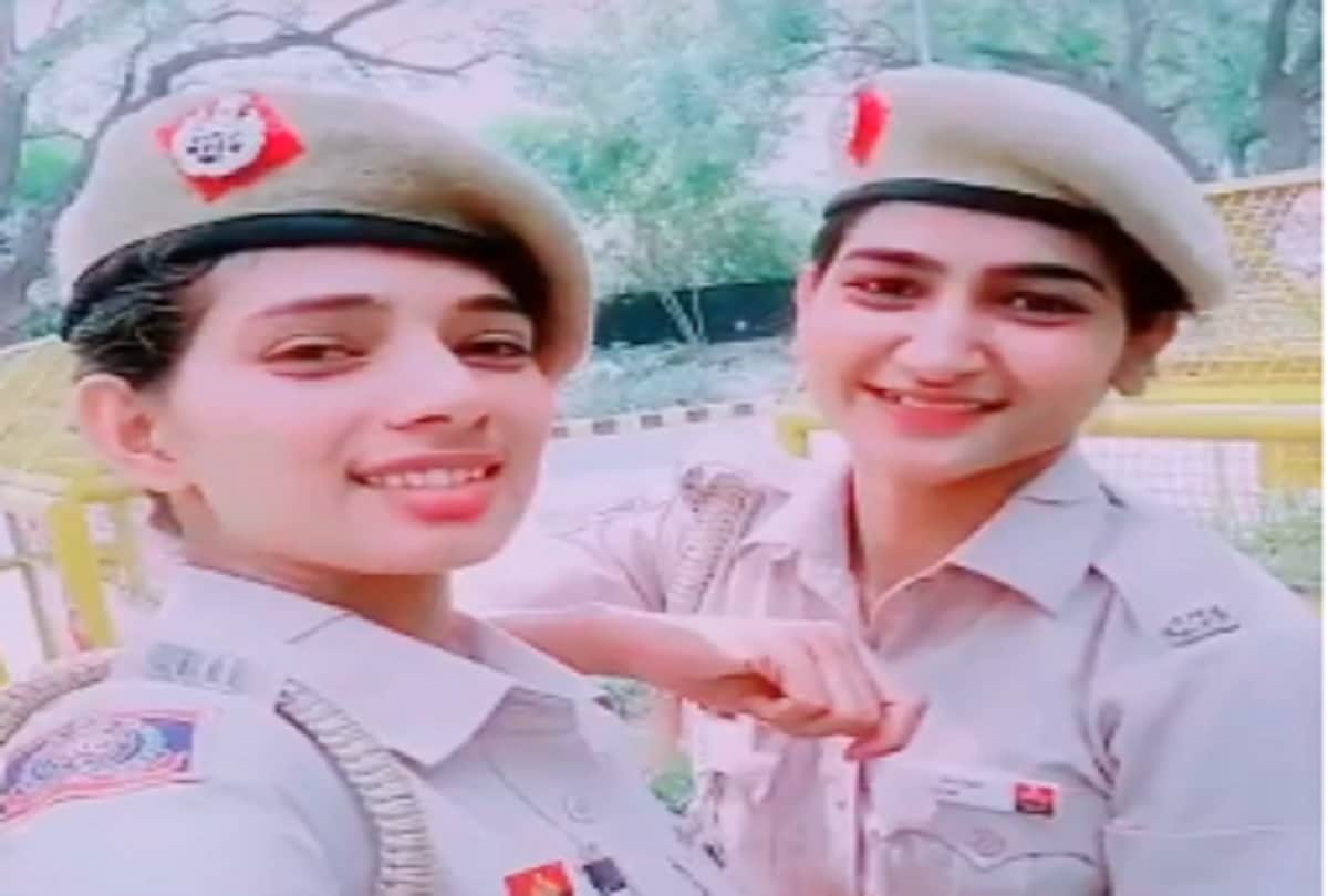 two lady constable of delhi police dance on tiktok video viral