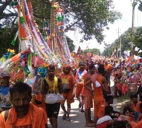 one lakh shiv bhakts are move on one day
