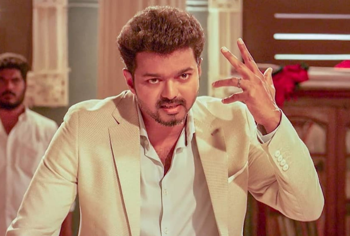 Tamil actor Vijay gifts gold rings to 400 crew members of Bigil