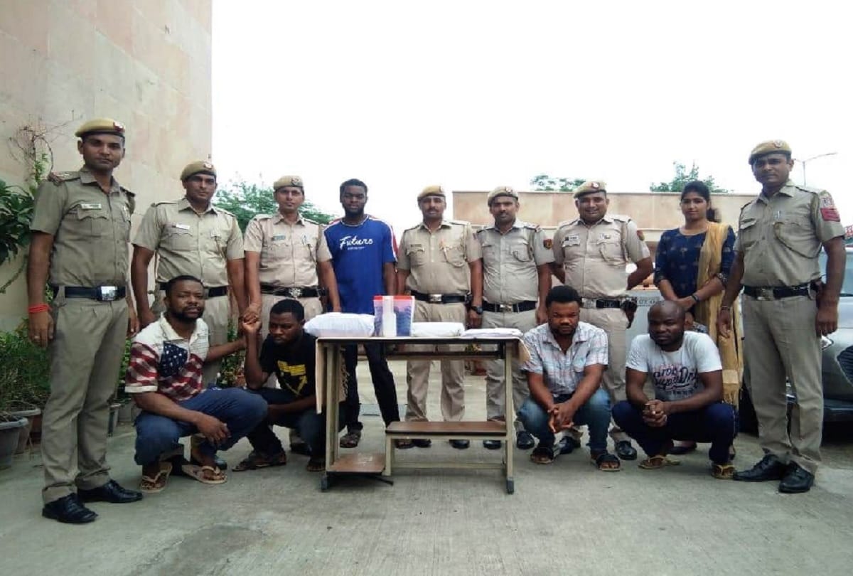 delhi police arrested 10 African citizens for cheating