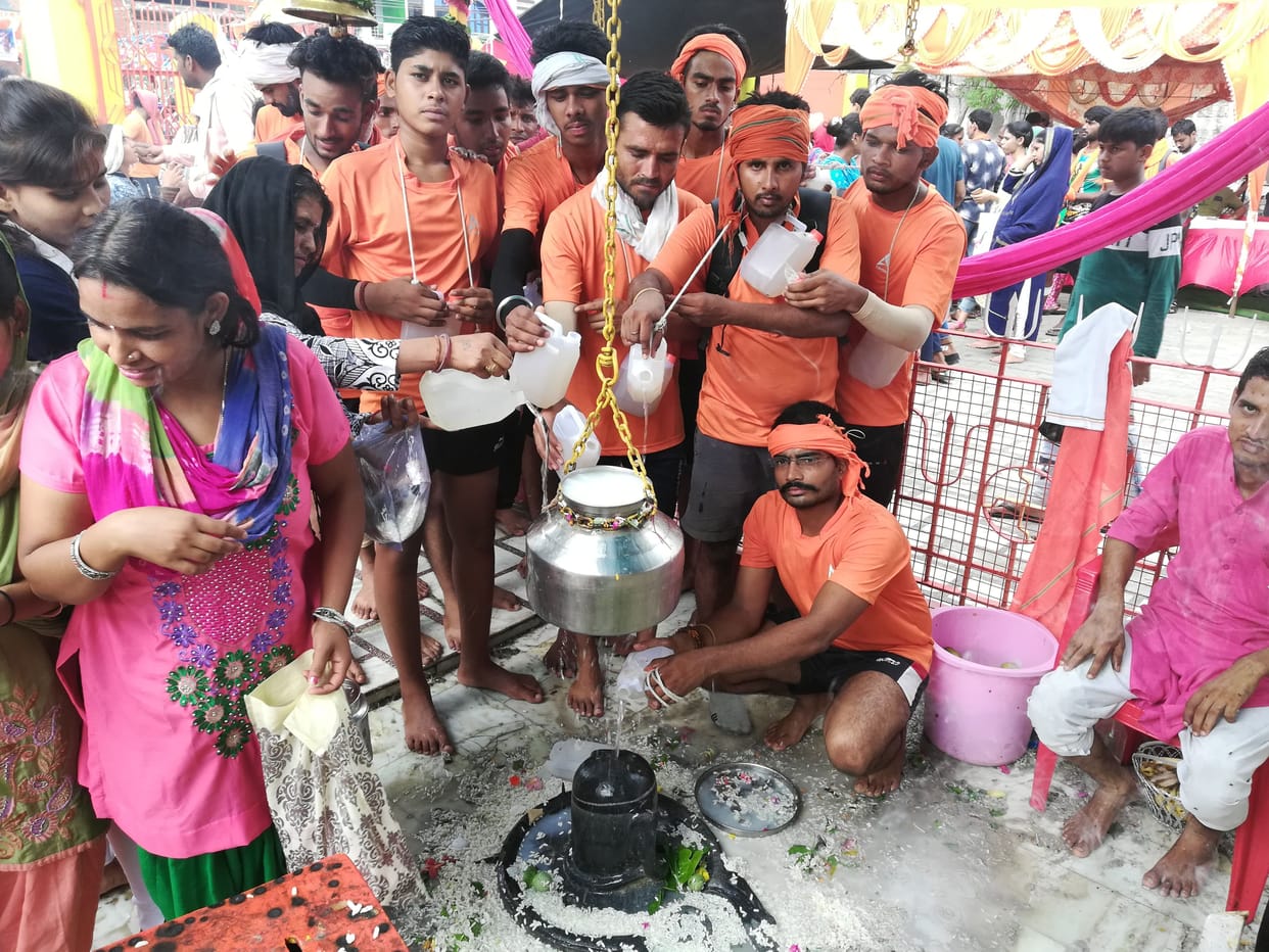 the the har-har mahadev cheer resound in the temple