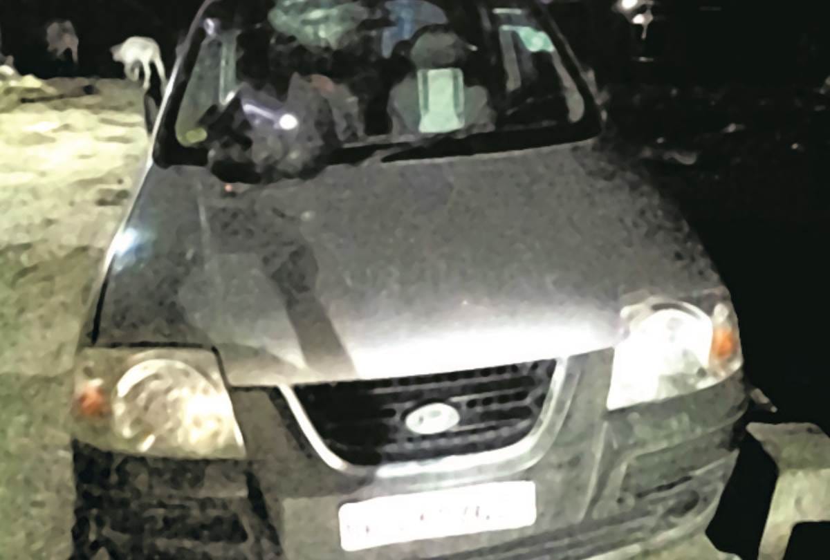 six injured in a clash between two groups in lucknow