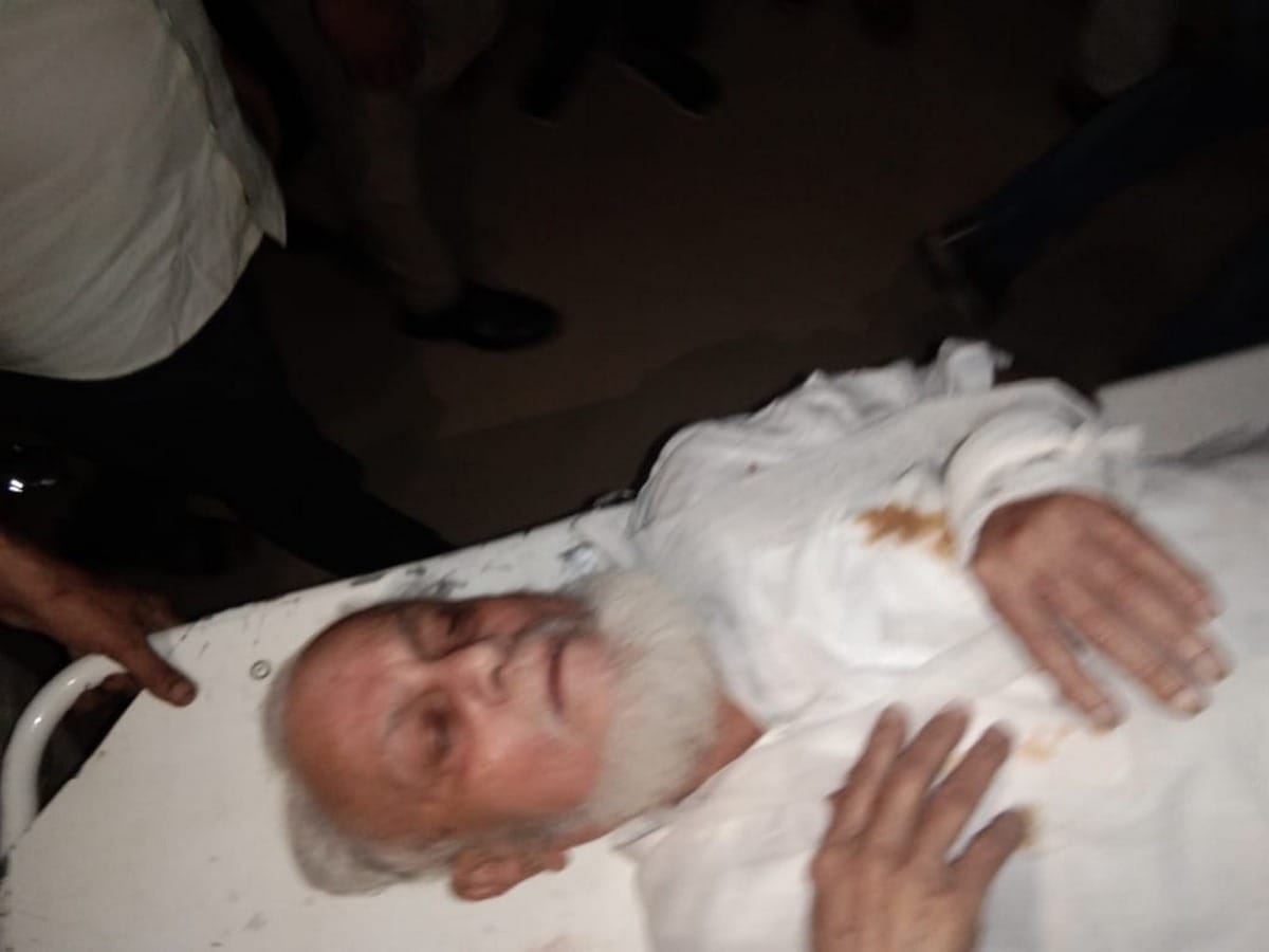 gun shot Glass dealer businessman trying to loot in jergular varanasi