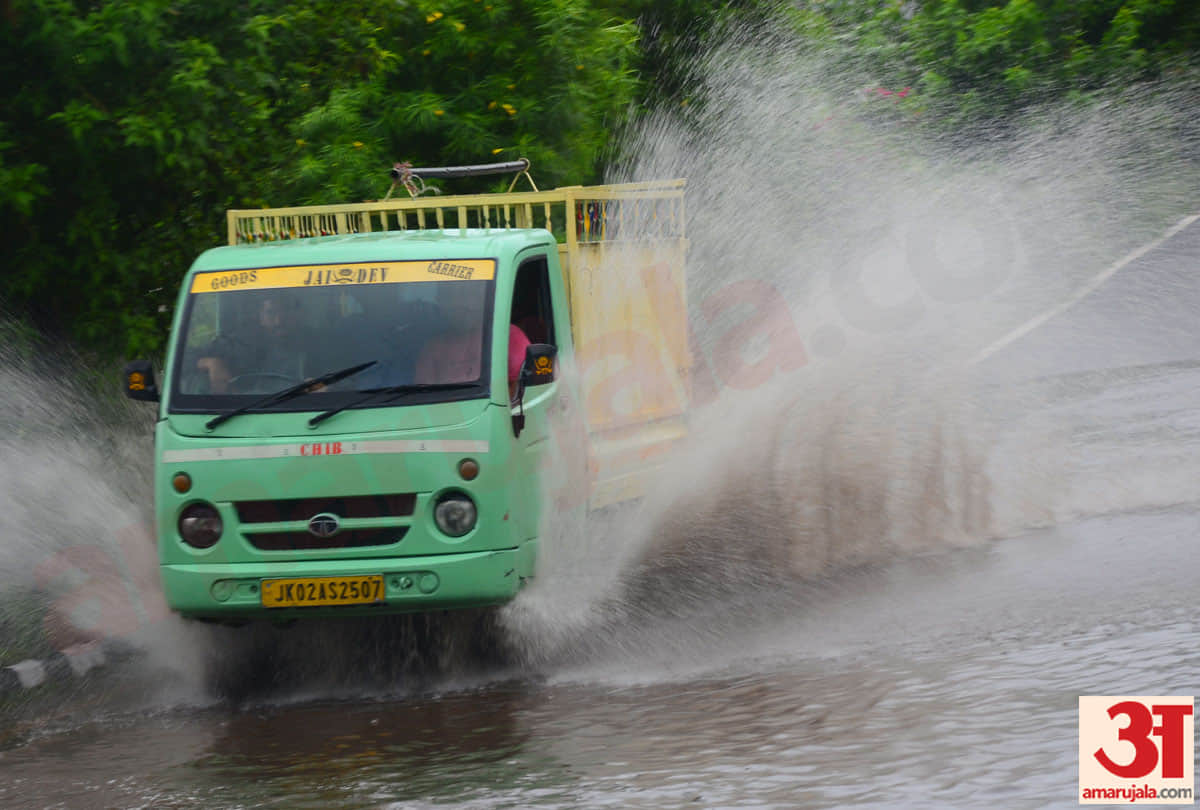 26-year record of rain broken in jammu many houses collapsed highway stalled four people flown