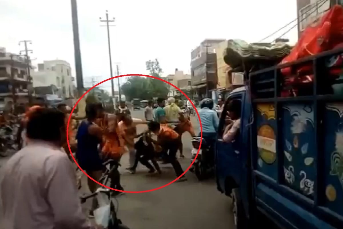 Kanwariyas beating of a young man in Meerut city