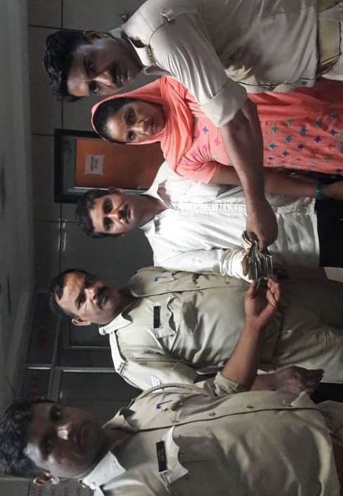 the up 100 police reached injured person on timely, the parents say thanks