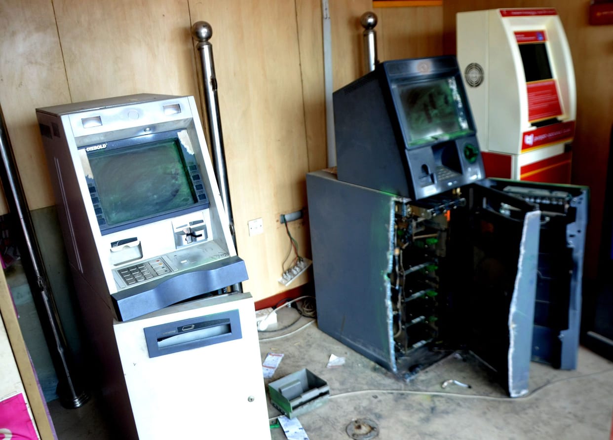 Two ATM cut by criminals, 21.69 lakh looted