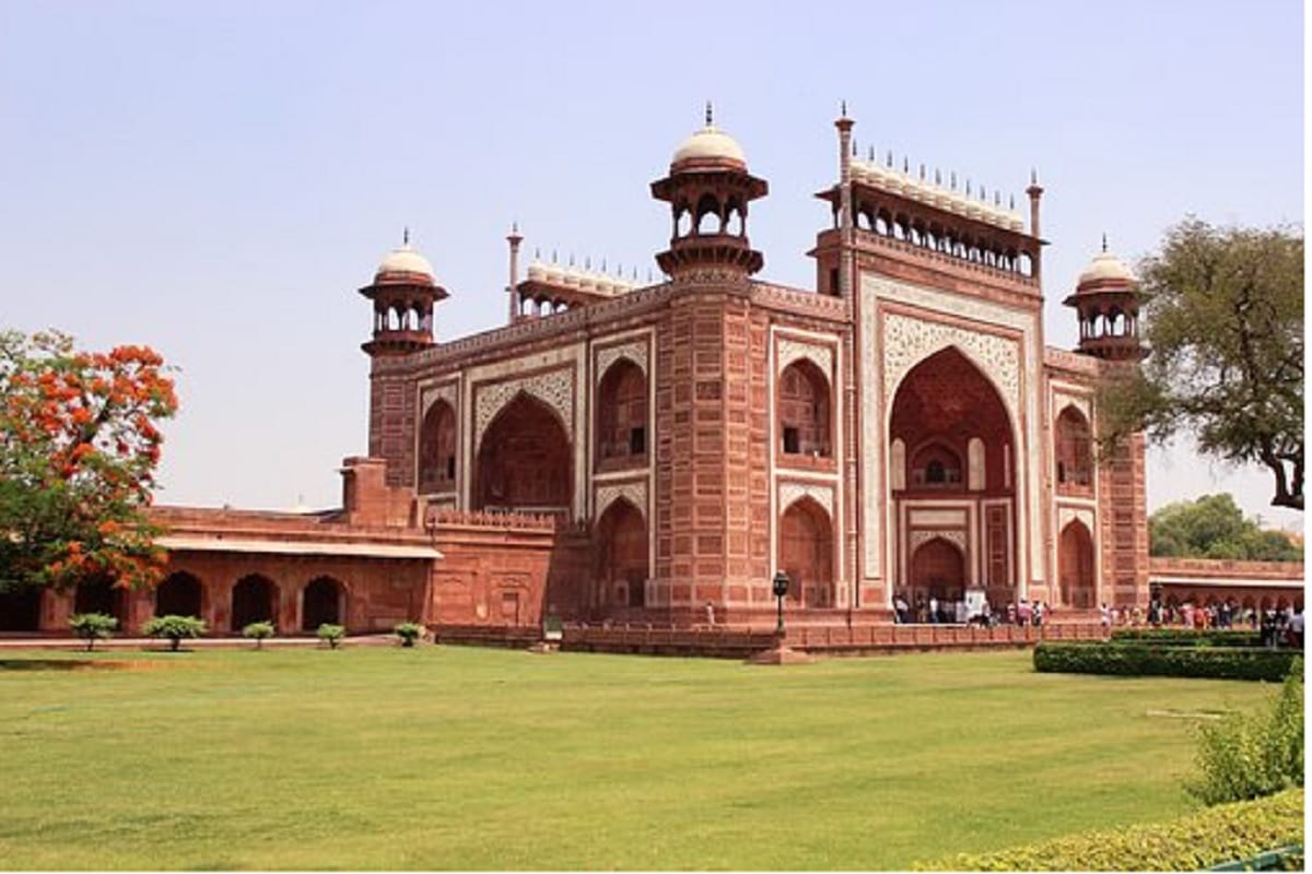 except tajmahal these places for visit in agra