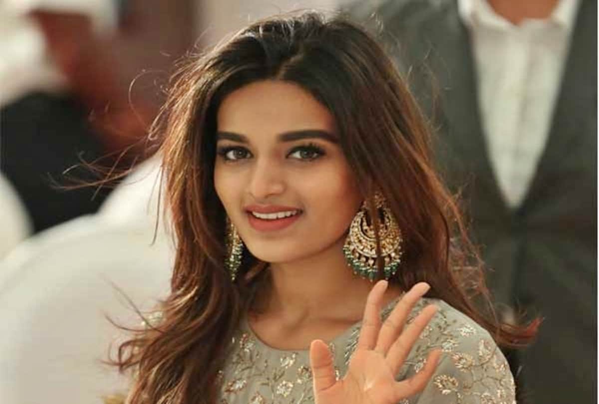 Youngest Actresses of The Bollywood Alia Bhatt Nidhi Aggarwal Sara Ali Khan Tara Janhvi  Ananya