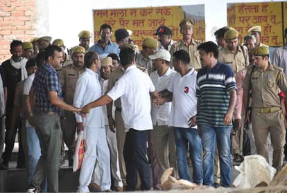 misdeed victim's uncle sitting near wife's Chita