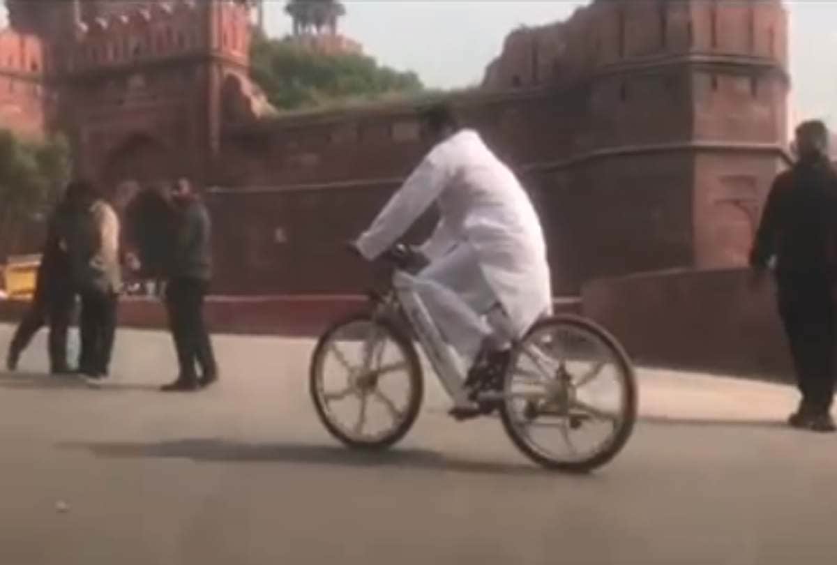 salman khan cycling at red fort delhi share video on instagram