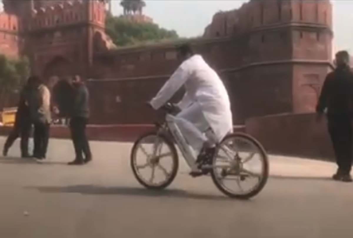 salman khan cycling at red fort delhi share video on instagram