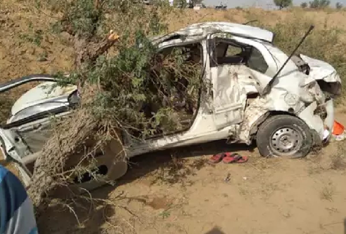 Seven dead in an accident on Pune-Bengaluru Highway near Kashil village in Kashil village