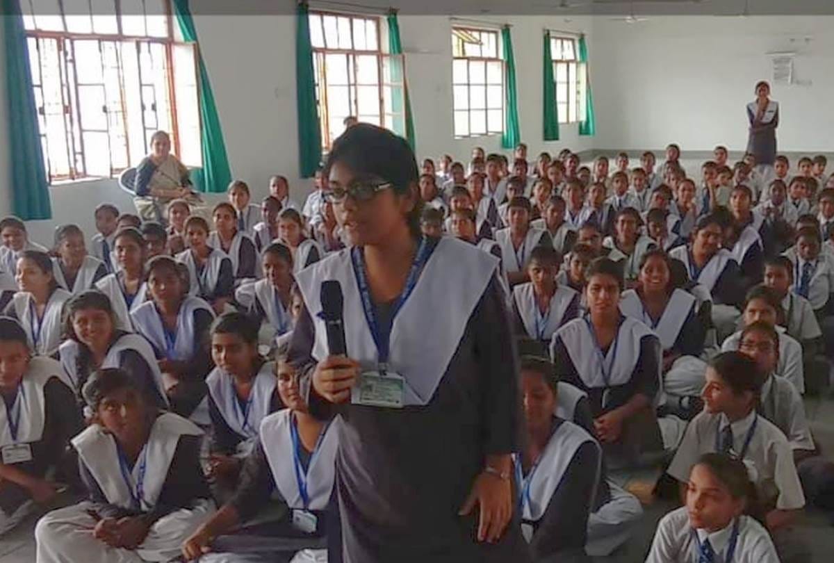 if i complain somebody will plan my accident says a student to asp in barabanki