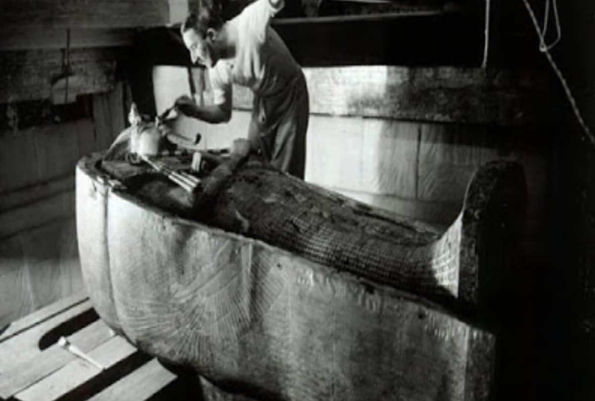 Mysterious Mummy of Egypt King Tutankhamun tomb discovery Curse of the Pharaohs