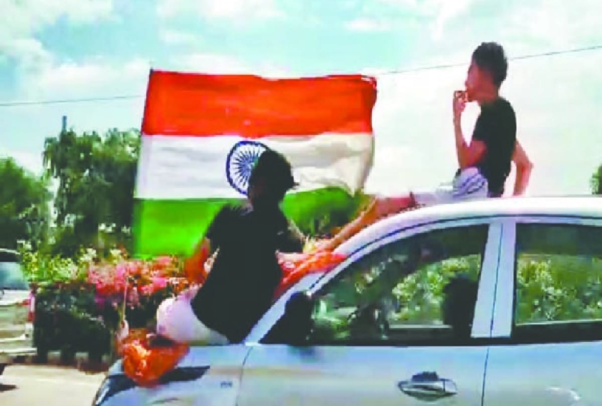 After the Akshardham temple, the video of the stunt on Rajghat came