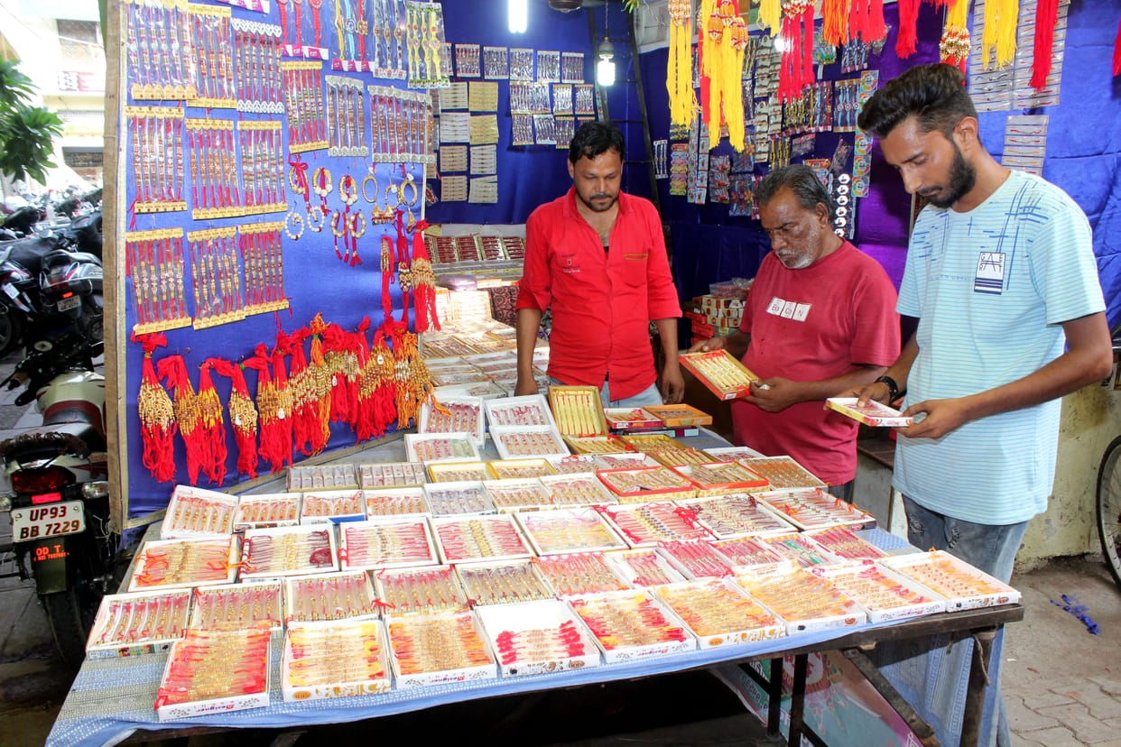 American diamond rakhi will decoratd brothers wrist