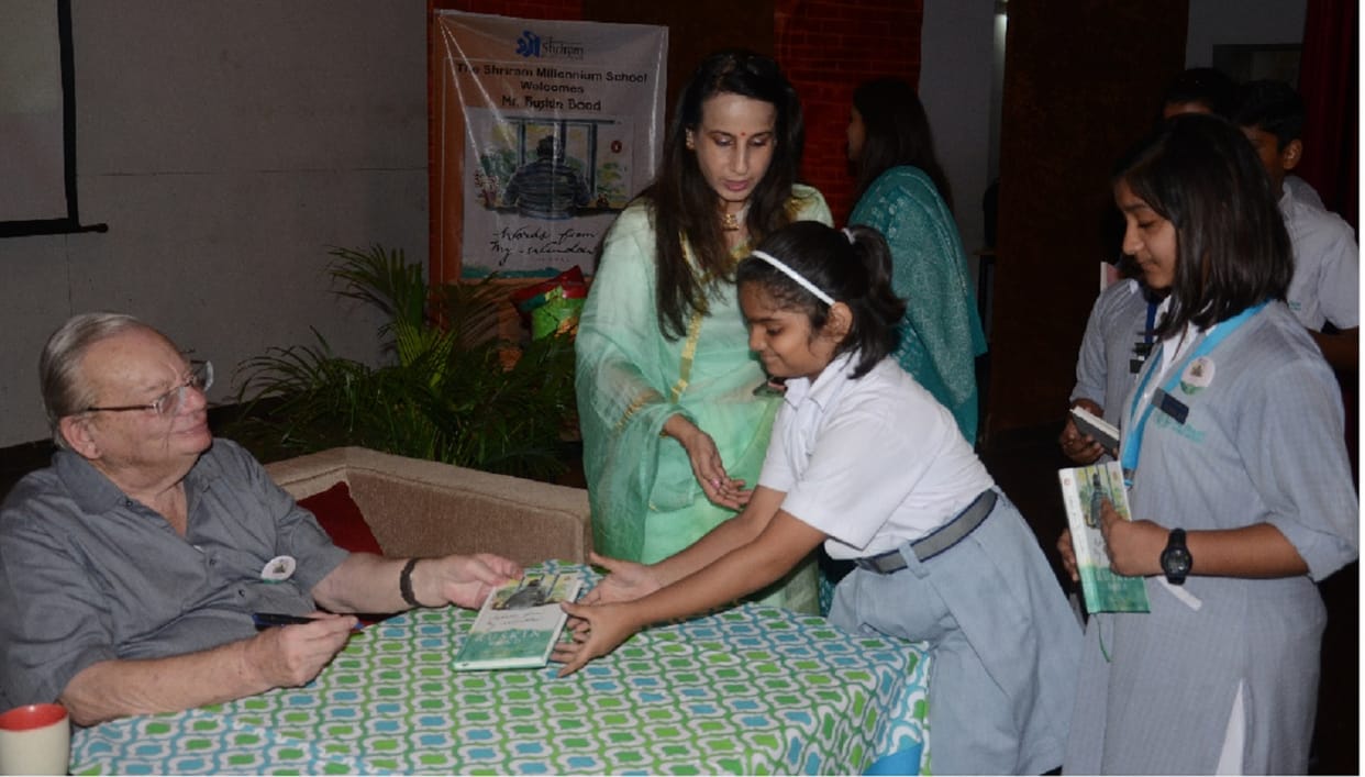 noida school kids happy after meeing writer ruskin bond 
