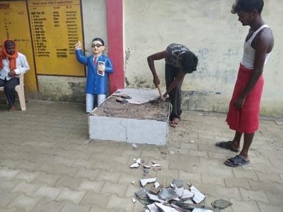 UP News: Disturbing elements break Bhim rao ambedkar statue in bhadohi
