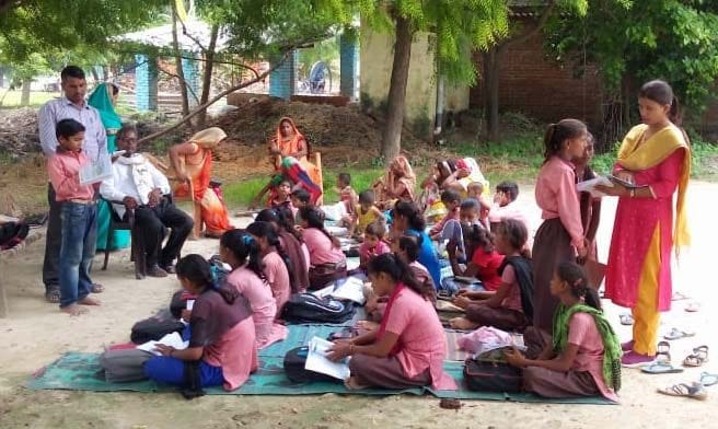 Cattels in school, Children's class in the garden