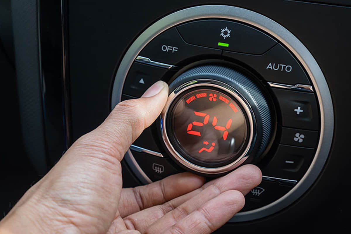 what is automatic climate control and what are the advantages and disadvantages of this feature