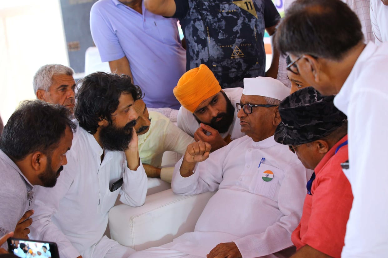 kashi said for drug addiction anna hazare will fight from fatehabad