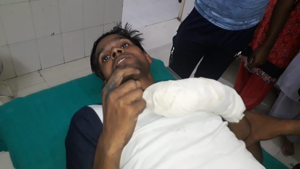 robbers cut the students finger
