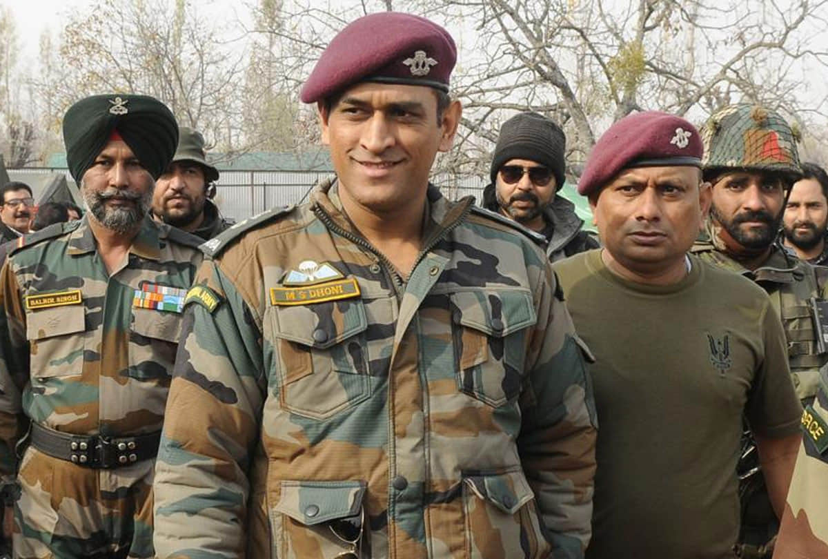 Gautam Gambhir Say on MS Dhoni I have never been in favor of honorary ranks in Defenec Forces