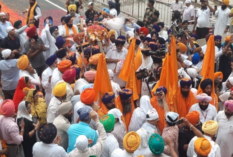 international nagar kirtan welcome at attari border, nankana sahib pakistan, 550th parkash parv