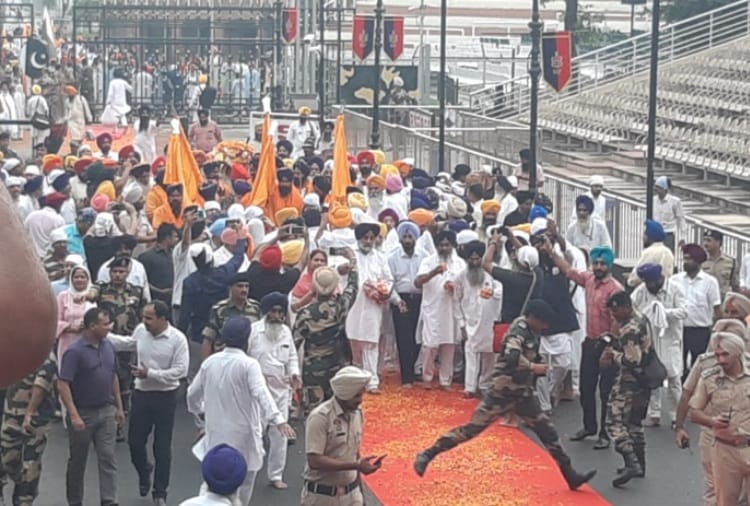 international nagar kirtan welcome at attari border, nankana sahib pakistan, 550th parkash parv