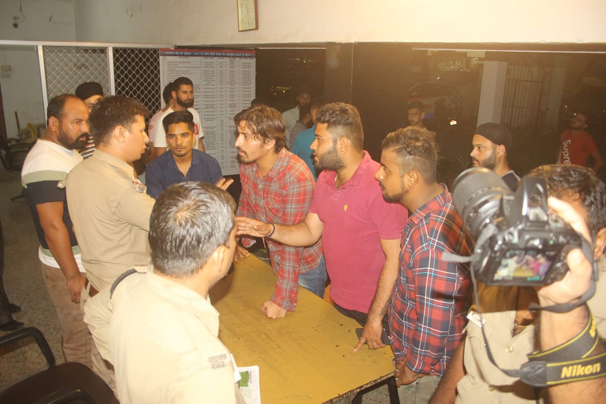 Strike at Dhabaab, fight with police personnel in Kotwali