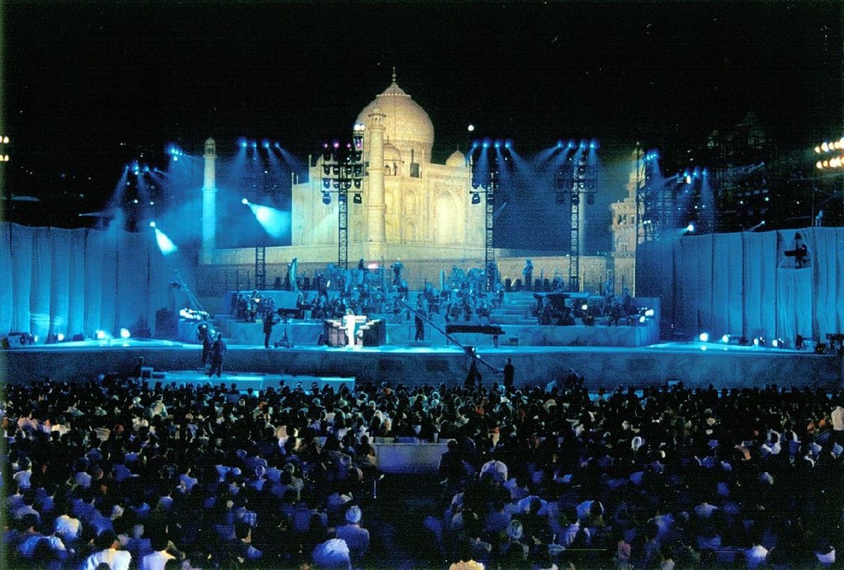 first time artificial light showing on Taj Mahal during second world war 1945