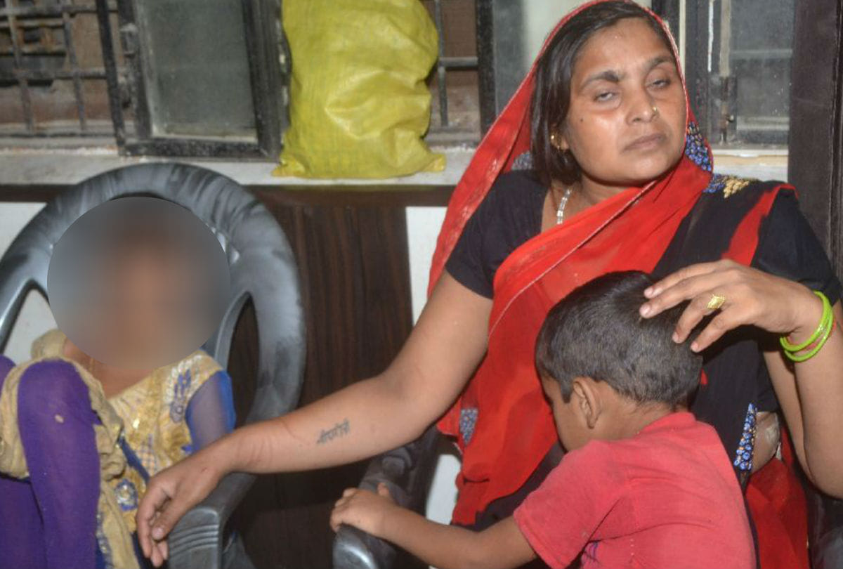 Women leap in river with three children in Etah one died