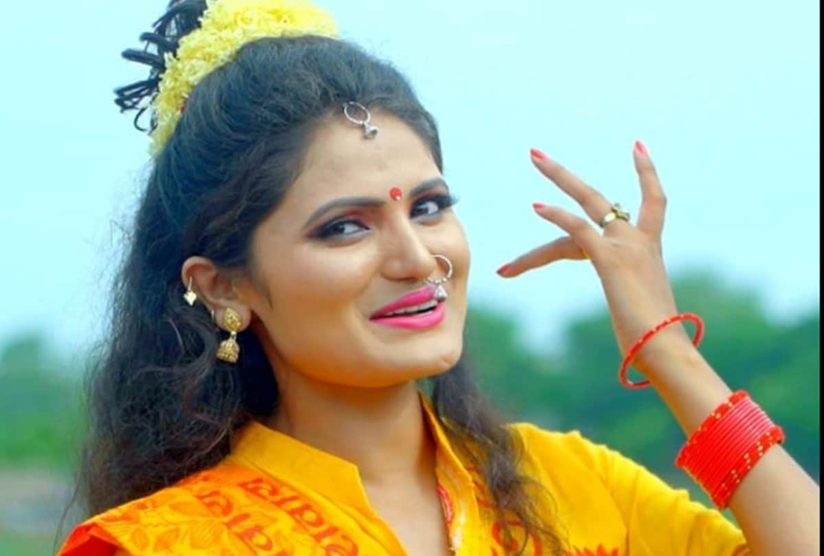 Antara Singh Priynka Bhojpuri singer booked against studio for vulgar song